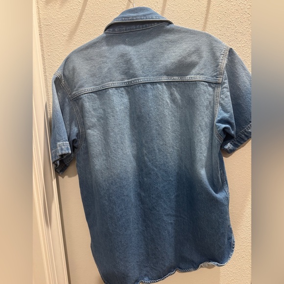 Calvin Klein Sunbleached Relaxed Denim Button-Down Shirt - Picture 4 of 10